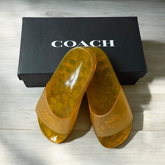Coach Yellow Slides Size 7 Ulyssa Rubber Slide Buttercup - Picture 1 of 13